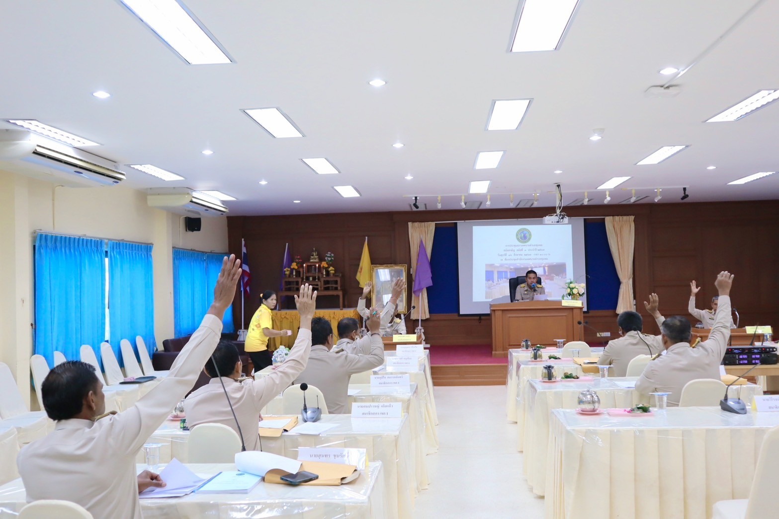 ประชุมสภาเทศบาลตำบลชุมพล  สมัยสามัญ สมัยที่ ๓ ประจำปี ๒๕๖๗