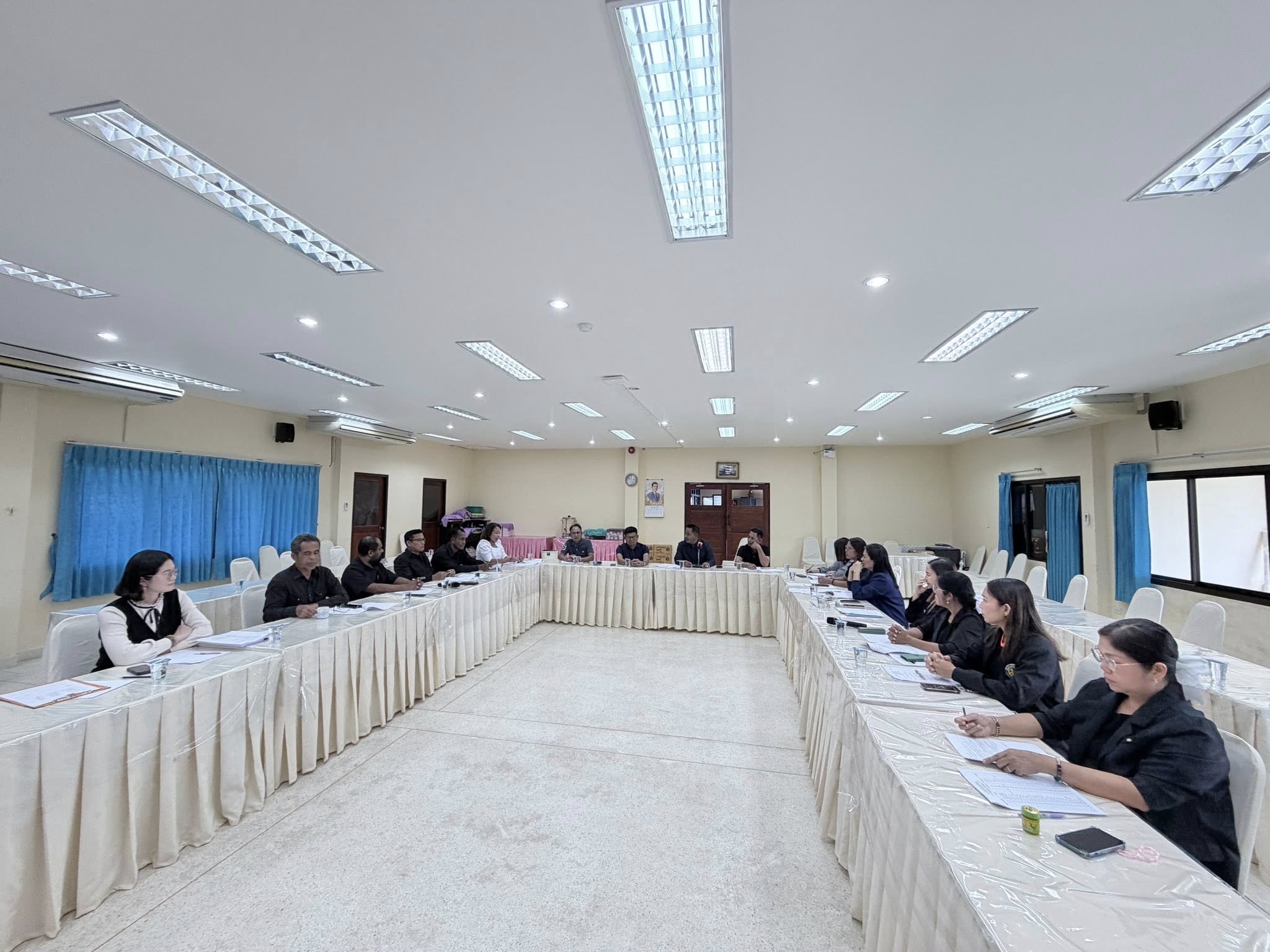 ประชุมหัวหน้าส่วนราชการ เทศบาลตำบลชุมพล ประจำเดือน กุมภาพันธ์ 2569