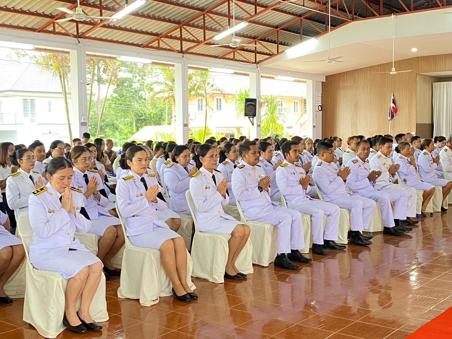 กิจกรรมทำบุญตักบาตรถวายแด่ สมเด็จพระนางเจ้าสิริกิติ์ พระบรมราชินีนาถ พระบรมราชชนนีพันปีหลวง เนื่องในโอกาสวันเฉลิมพระชนมพรรษา